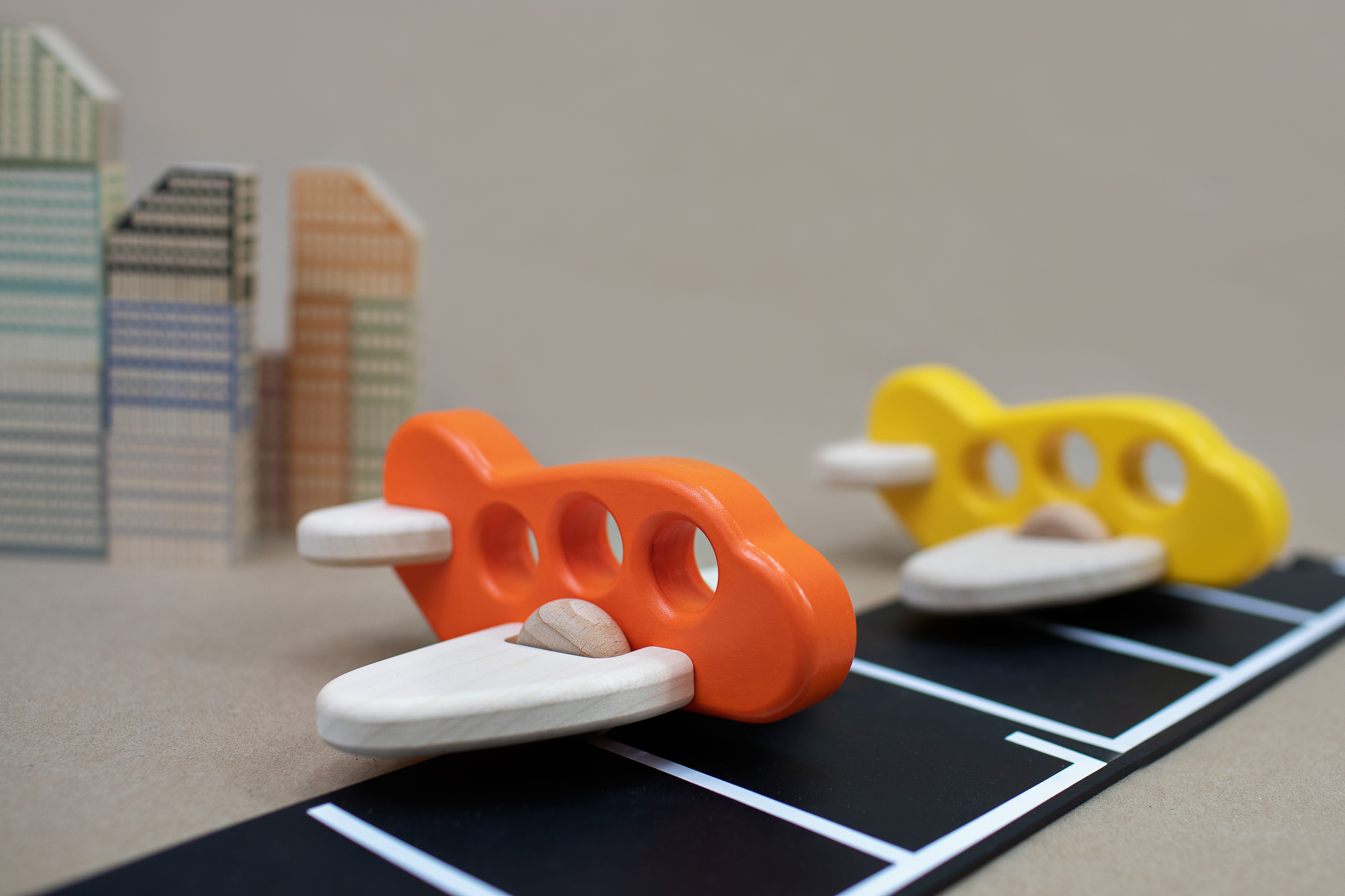 Bajo Airplanes for Little Hands