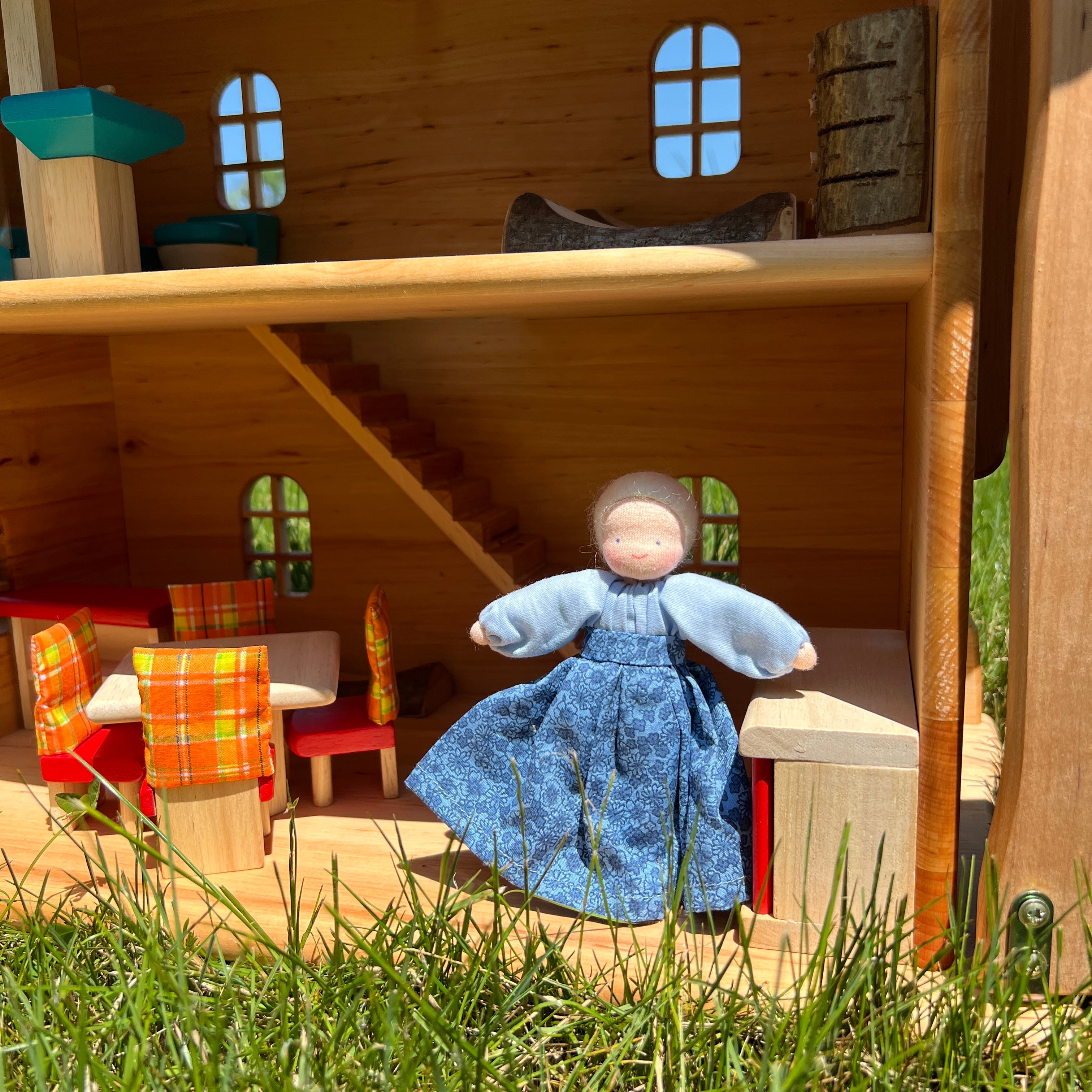 Dollhouse caucasian Family and their Members