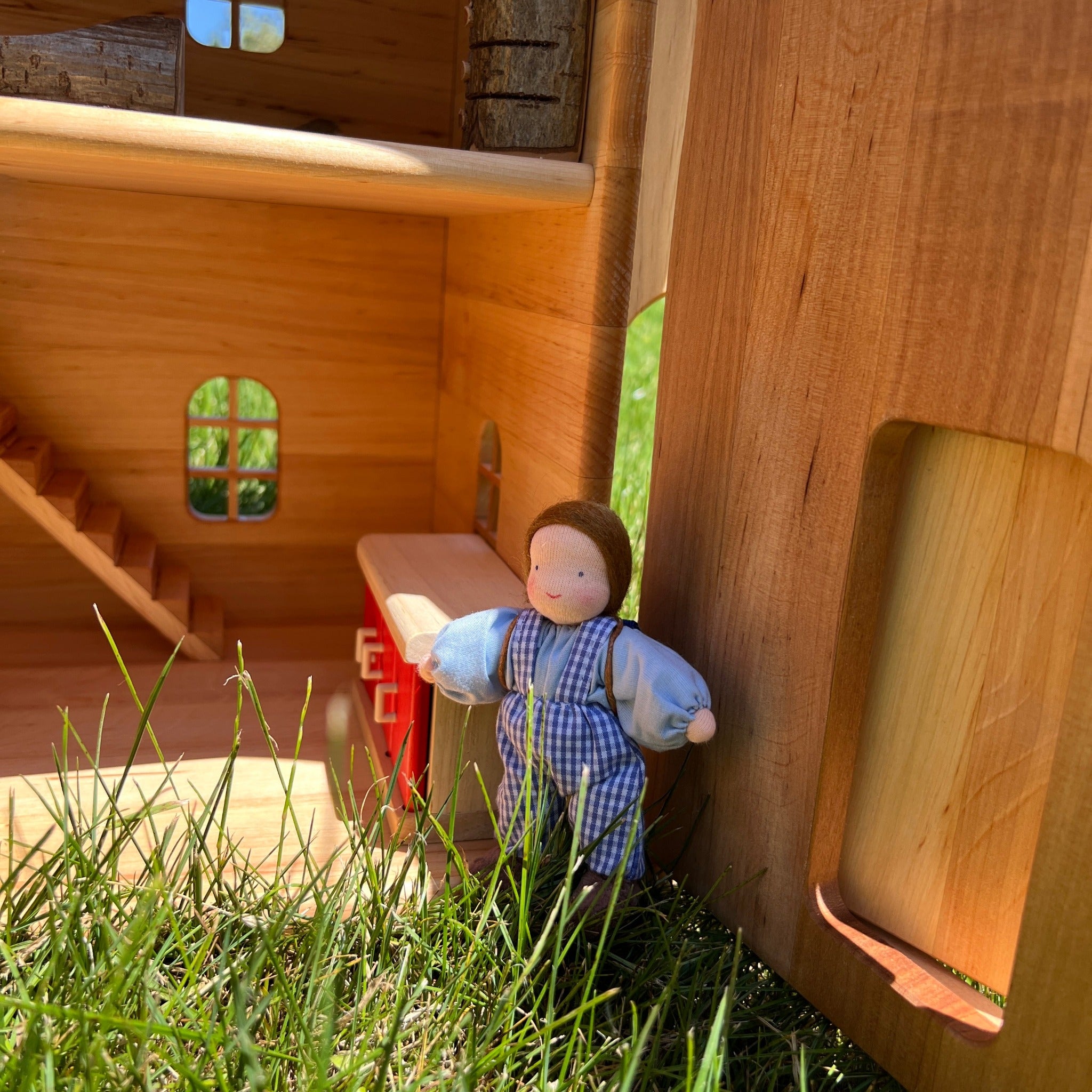 Dollhouse caucasian Family and their Members