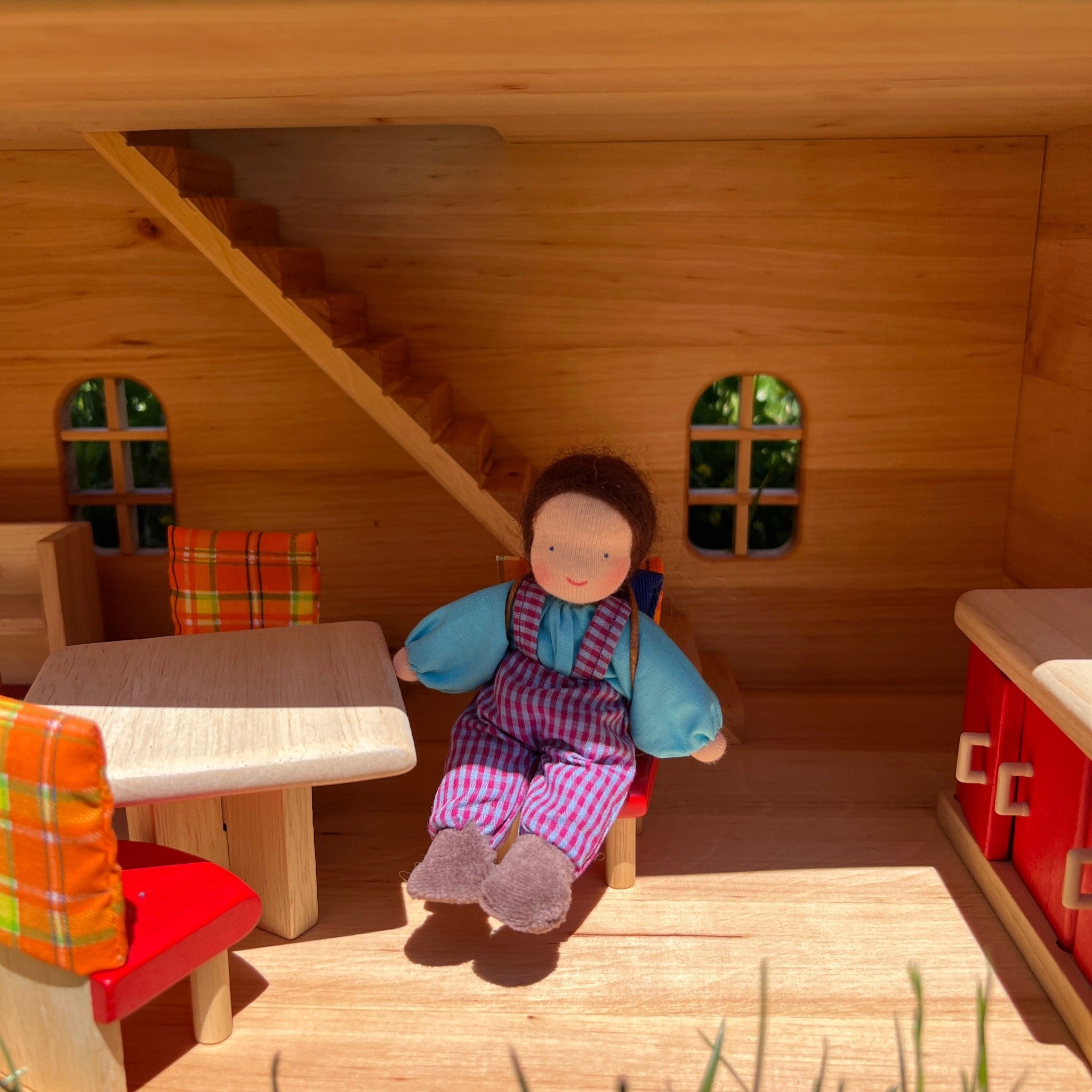 Dollhouse caucasian Family and their Members