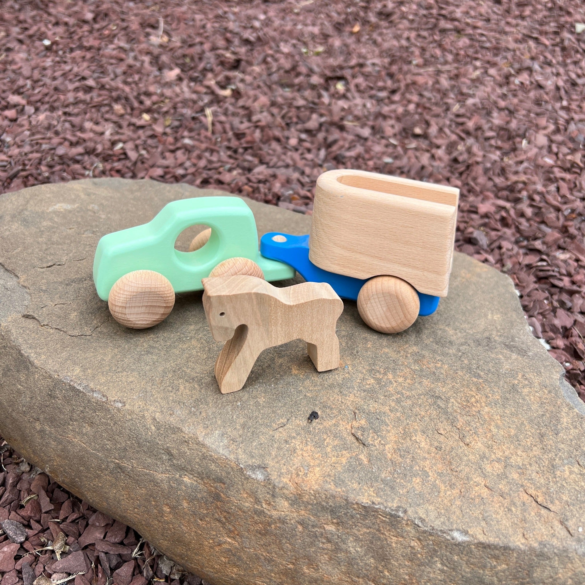 Bajo Car with Horse