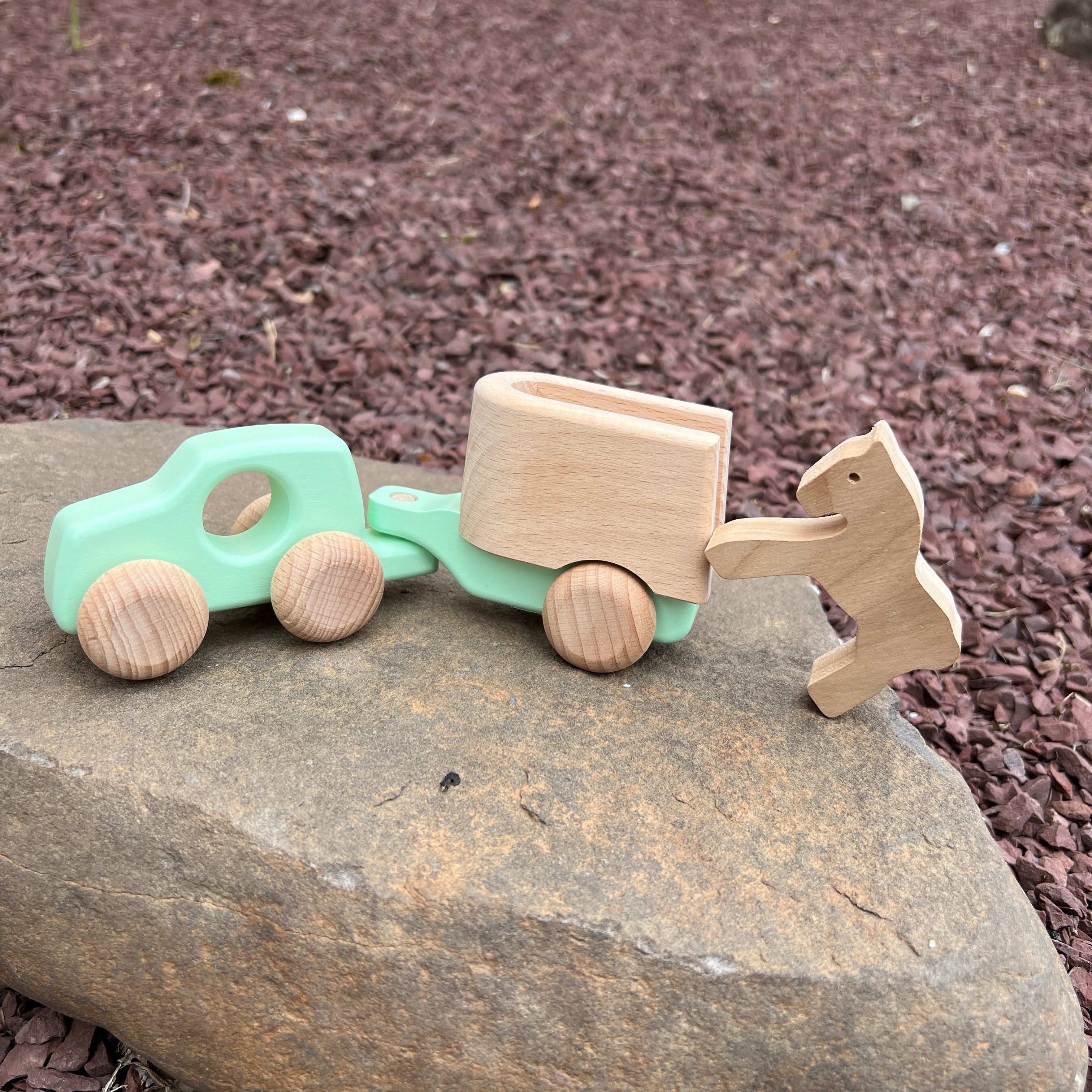Bajo Car with Horse