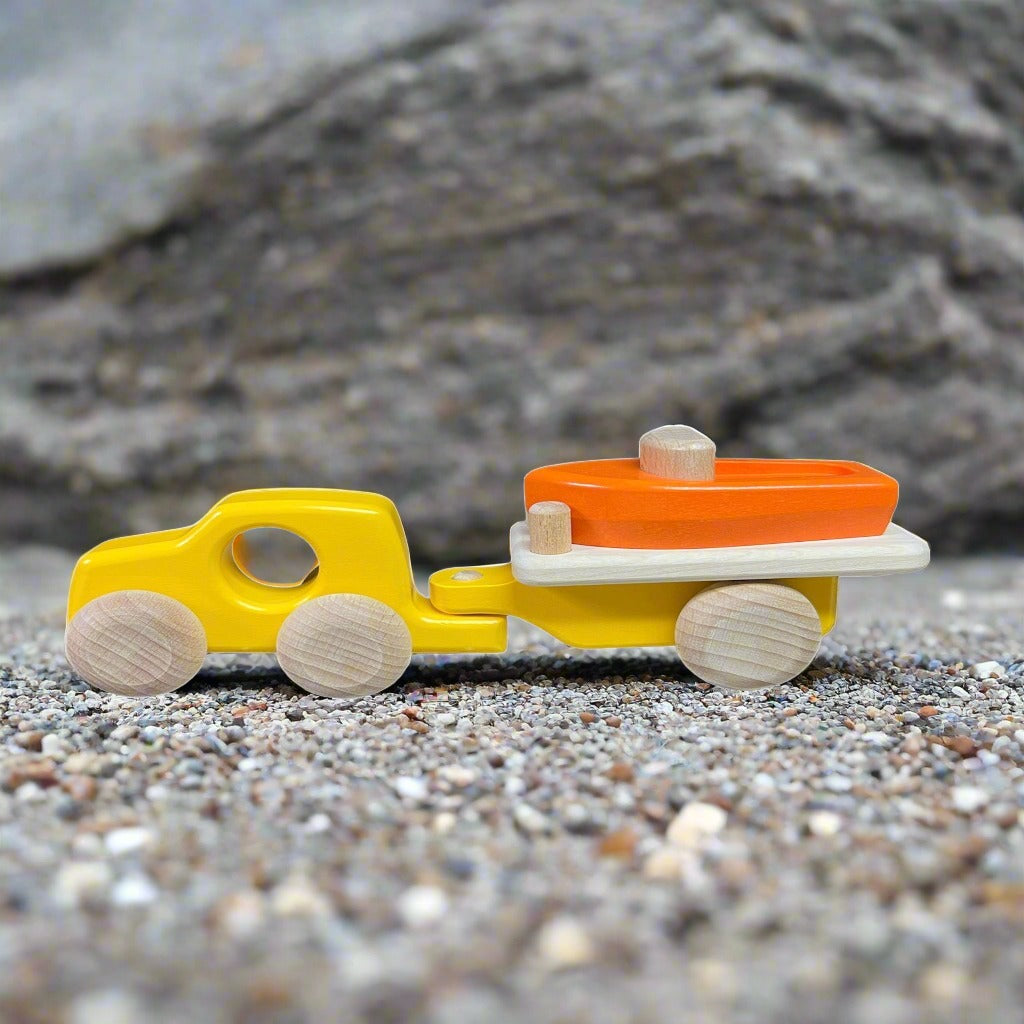 Bajo Car with Boat