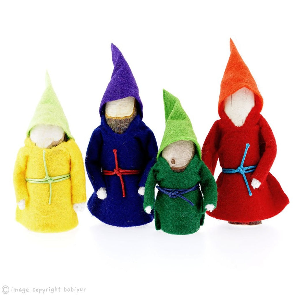 Felt and wood Branch Family